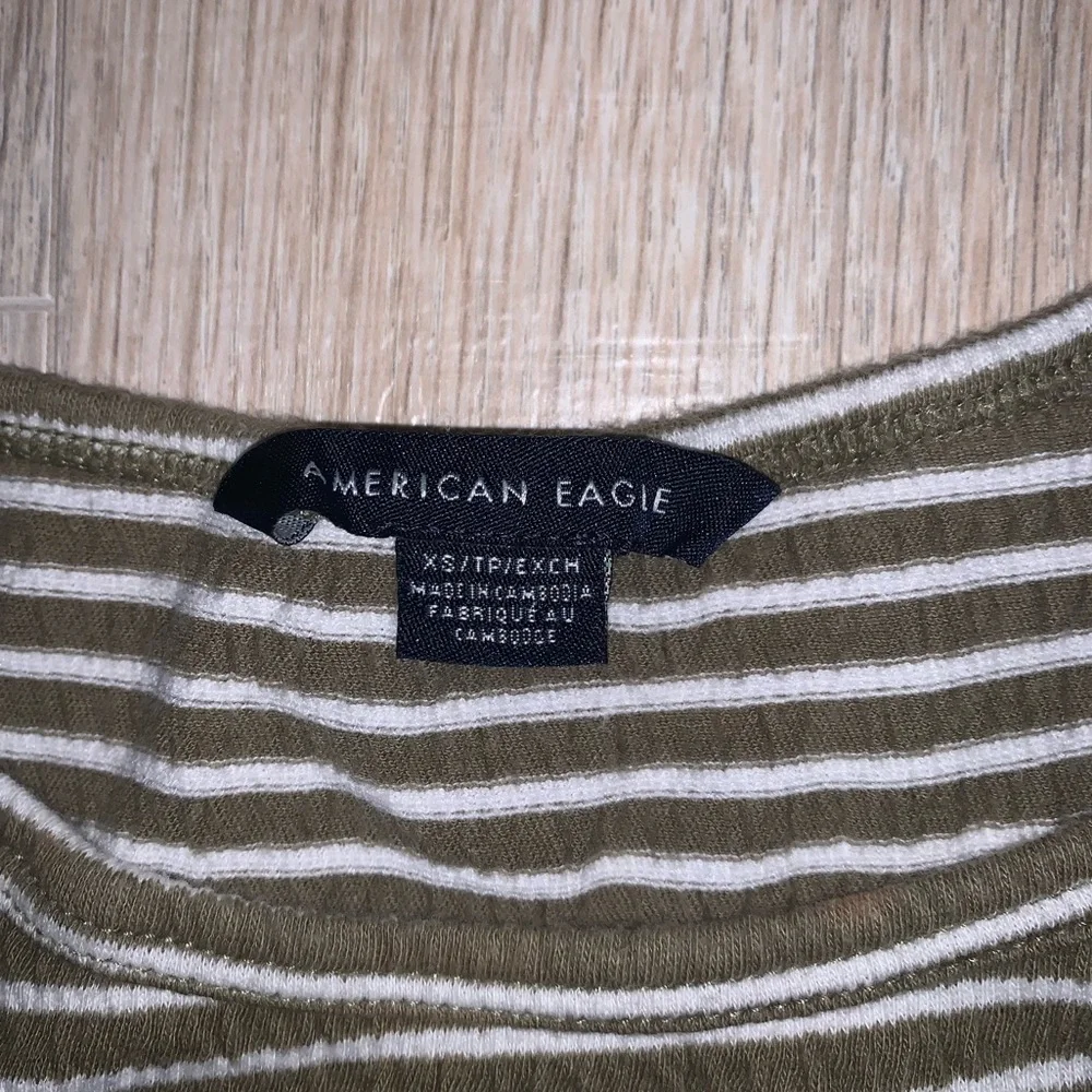American Eagle Crop Top - Picture 3 of 3